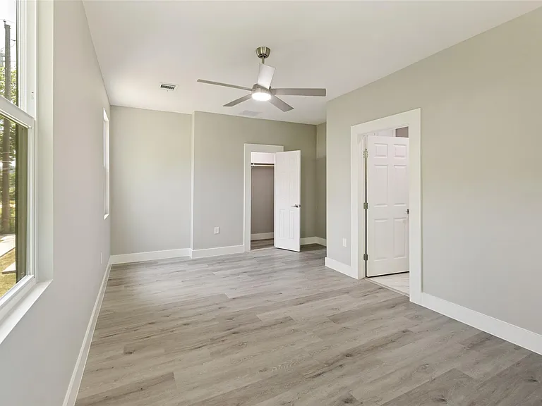 1159 San Bernard St — Photo 12