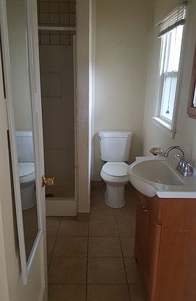 5th image of 13961 Lakeshore Dr #2