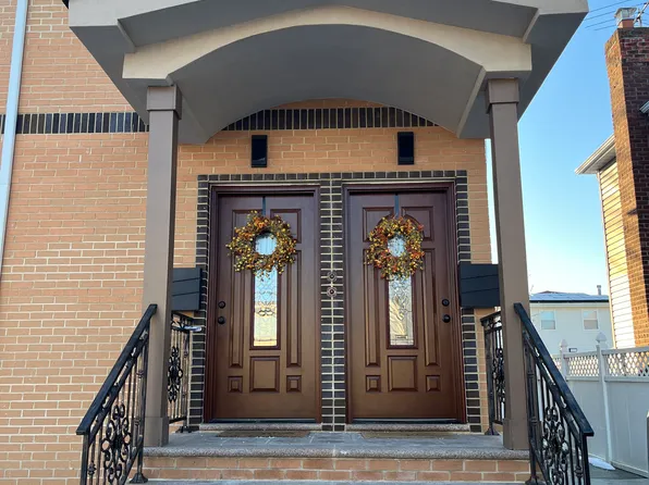 (undisclosed Address), Rosedale, NY 11422