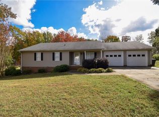 360 Hall Dr, Asheboro, NC 27205