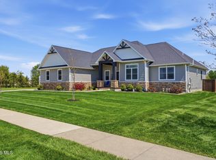 201 Maple Dr, Arlington, OH 45814