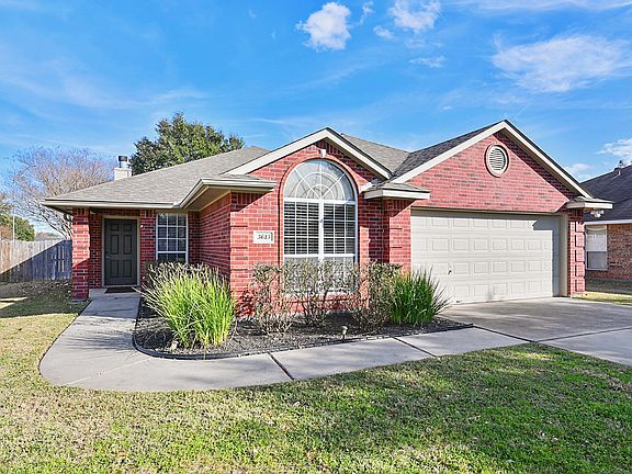 2nd image of 3613 Vienna Dr