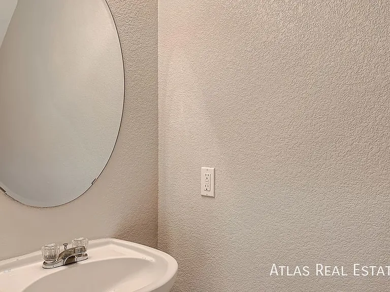 4526 Crow Creek Dr — Photo 6