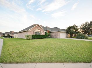 951 Redfish Dr, Burleson, TX 76028