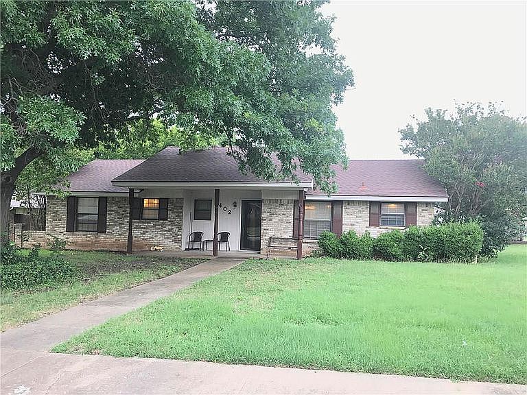 1st image of 402 Hillcrest Dr
