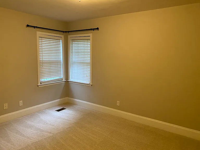 1323 Carolyn Dr — Photo 8