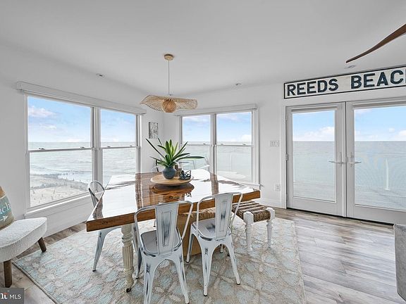 3rd image of 69 Beach Ave