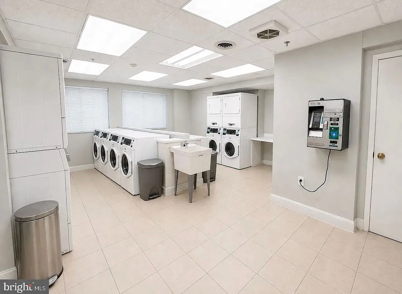 1 bed, 1.0 bath, 658 sqft, $1,950 — Photo 4