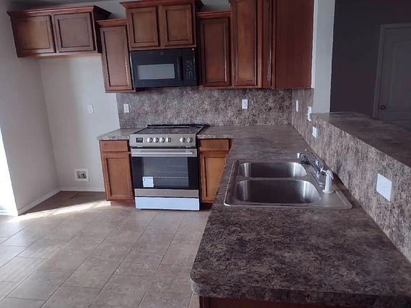 4th image of 11800 NW 133rd St
