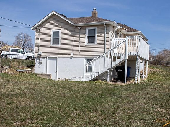 3rd image of 1027 N Maple Ave