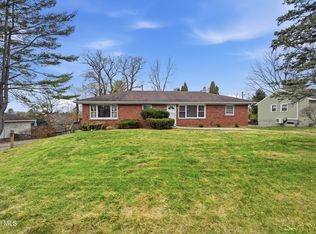 3 Hartman Rd, Albany, NY 12208