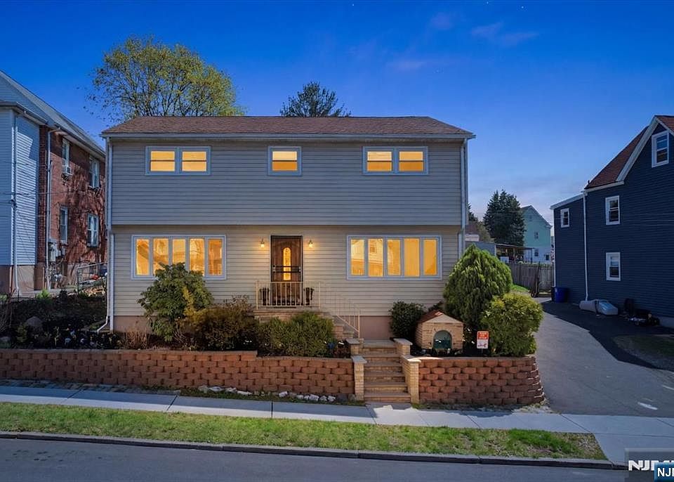 1st image of 58 Mozart St