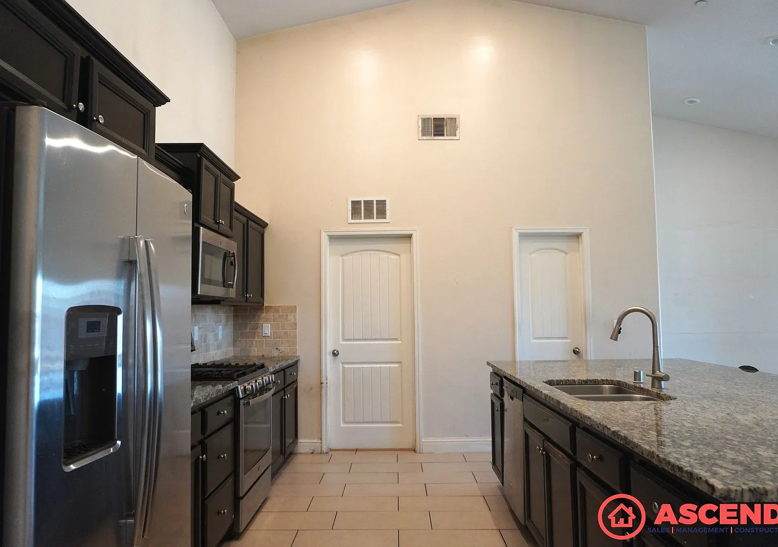 Beautiful 3-Bedroom Corner Lot Home with Solar & Spacious Backyard — Photo 3