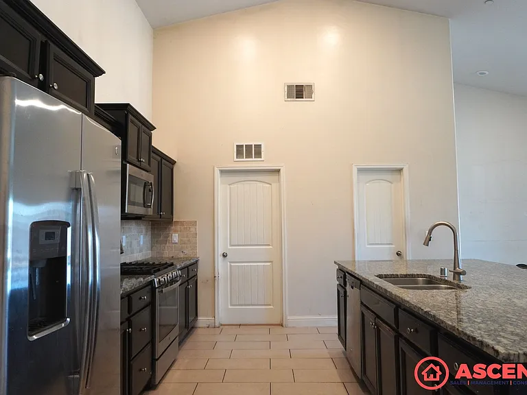 7209 Conduit St — Photo 3