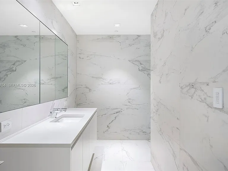 1000 Biscayne Blvd #1201 — Photo 27