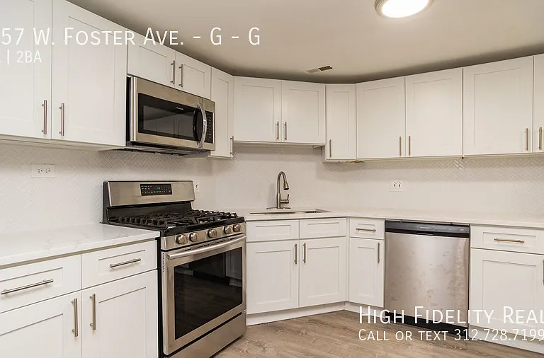 1057 W Foster Ave #G — Photo 2
