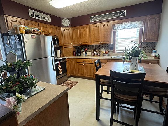 3rd image of 809 S 15th St