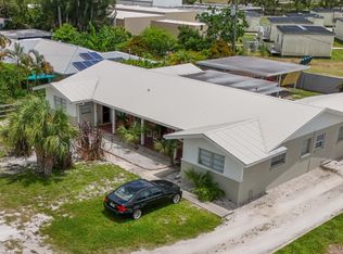 2152 Bay St #A, Sarasota, FL 34237