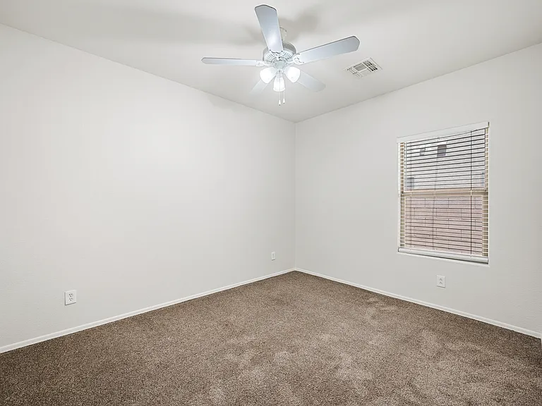 15929 W Custer Ln — Photo 29