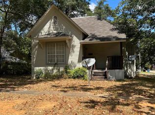 1207 E Fannin St, Marshall, TX 75670