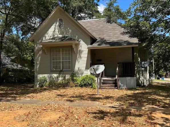 1207 E Fannin St, Marshall, TX 75670