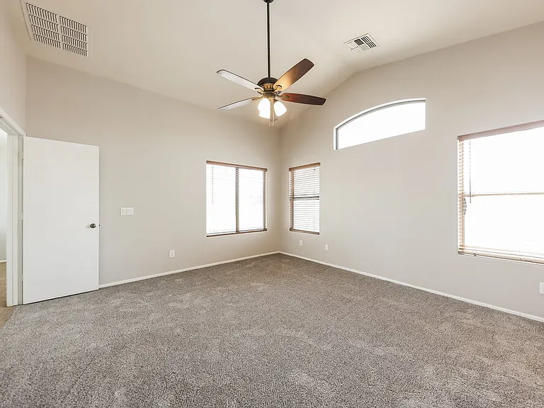 16231 W Moreland St — Photo 11