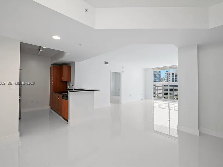 18800 NE 29th Ave #708 — Photo 7