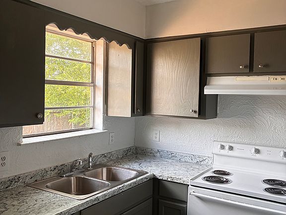 3rd image of 110 Cherie Ln #A