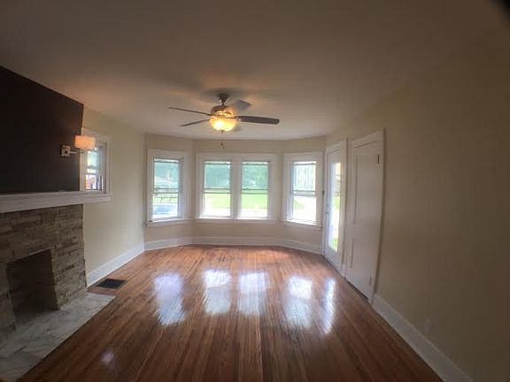2nd image of 4238 Oakwood Ave