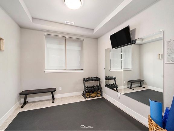 Downstair Den- Office, Workout space, or guest bedroom