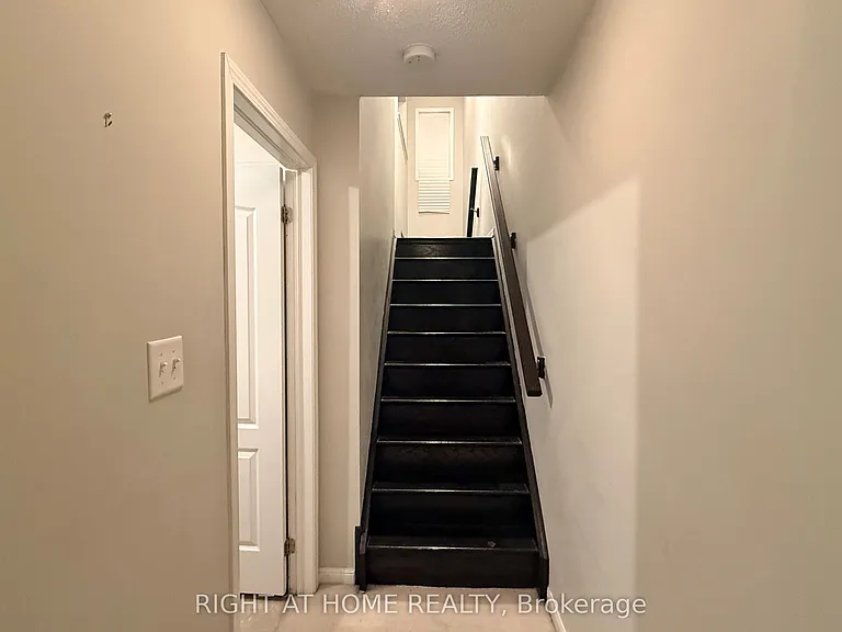 20 Ferguson St — Photo 19