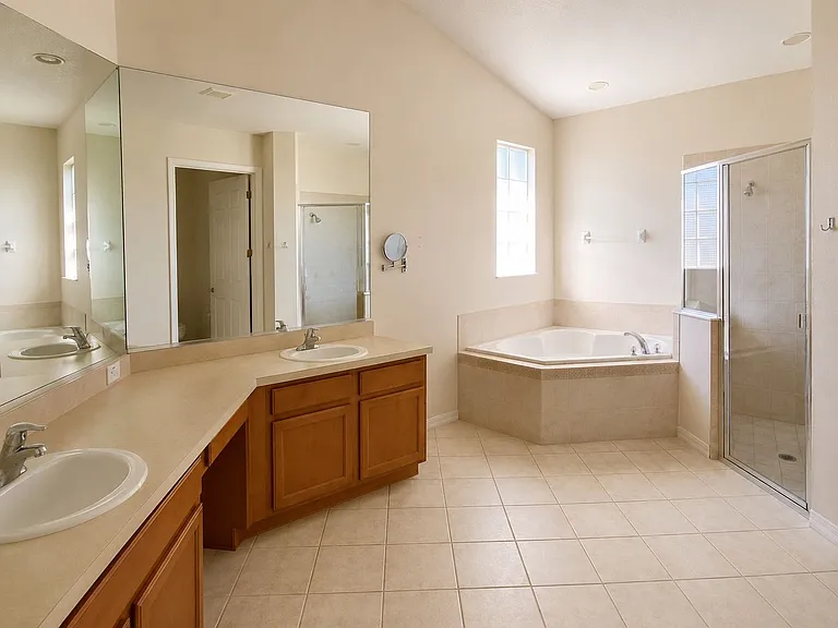 1460 Equinox Cir — Photo 11