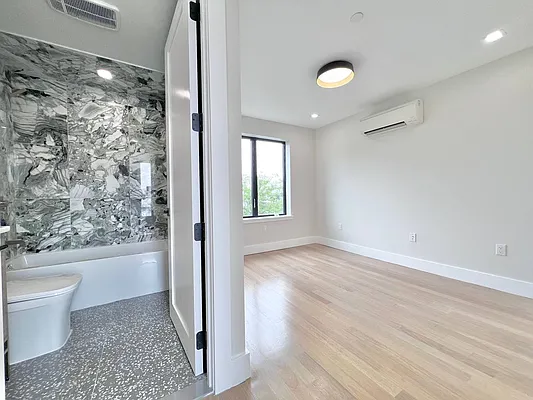 Rented by Doorway NYC, LLC | media 33