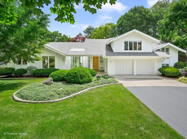 1025 Laurie Ln, Burr Ridge, IL 60527