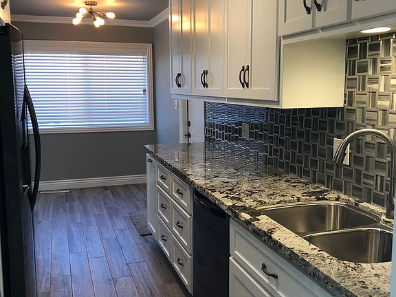 5th image of 609 Sonoma St