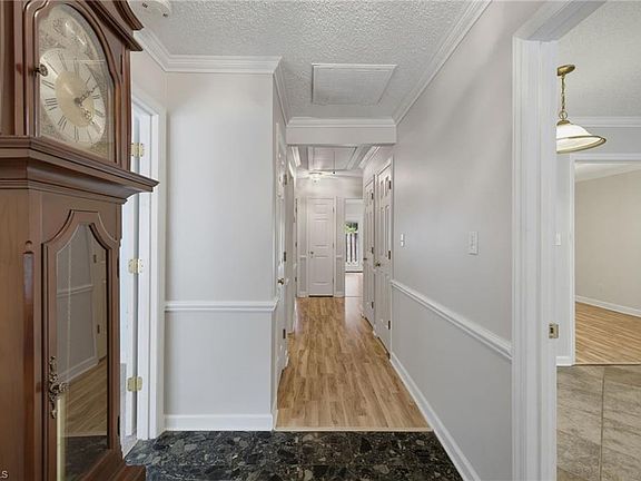 4th image of 209 N Rotary Dr