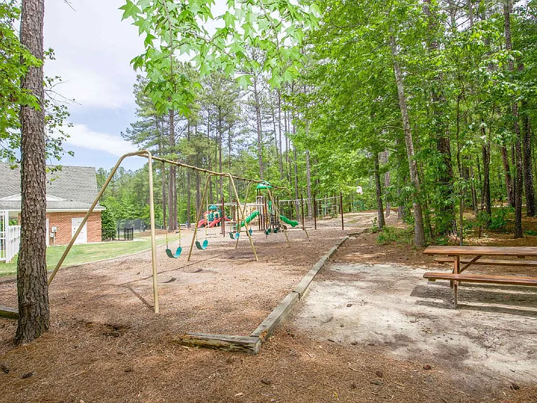 305 Skipping Water Dr — Photo 44