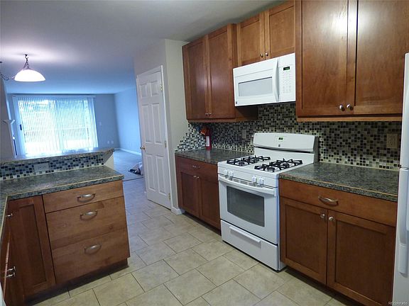 3rd image of 1481 Creekside Ct