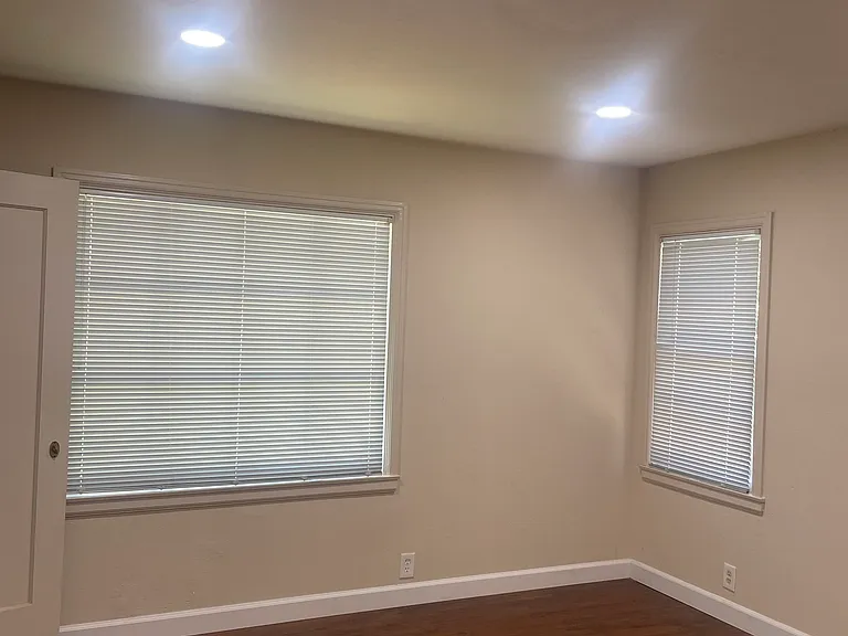 1098 Hazelwood Ave — Photo 23