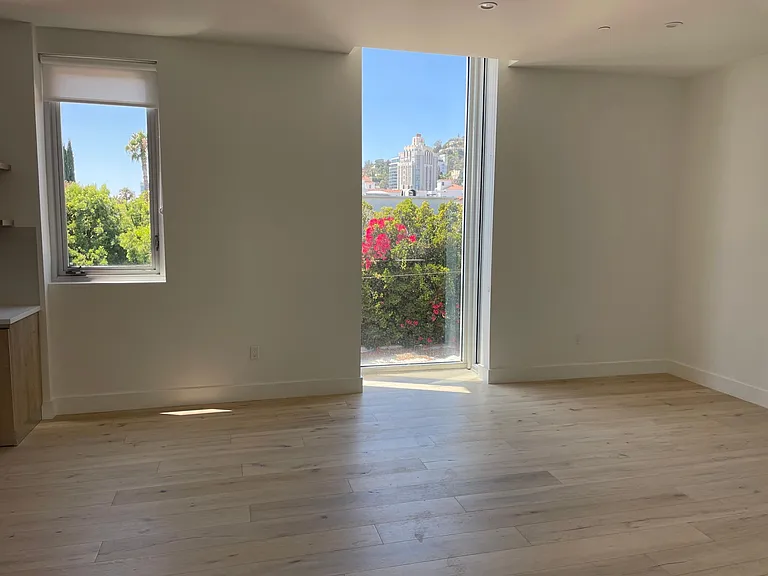 8210 W Fountain Ave #302 — Photo 8