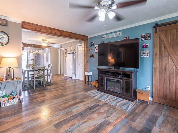 4th image of 322 Andrew Ct