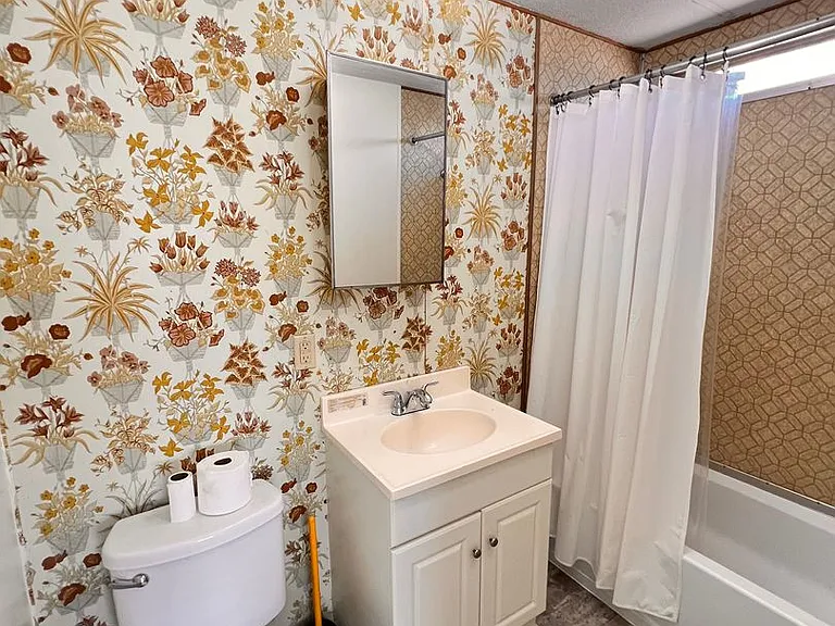 8256 Smith Rd — Photo 18