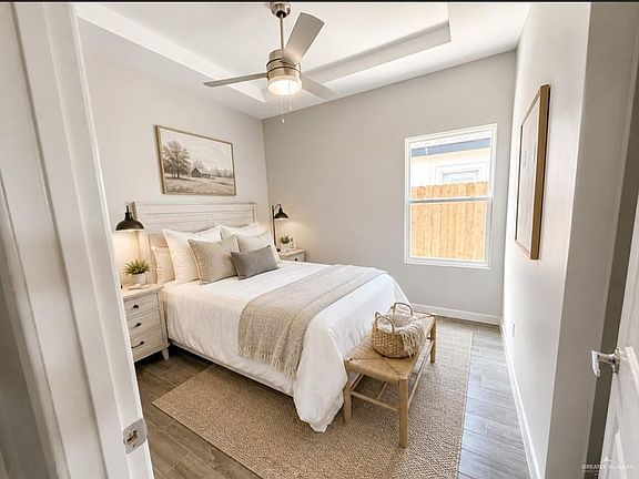 4th image of 707 Coves Ln #2