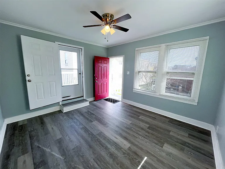 4114 Avenue S 1/2 #B — Photo 4