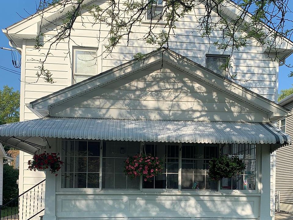 1st image of 925 Bridgman St