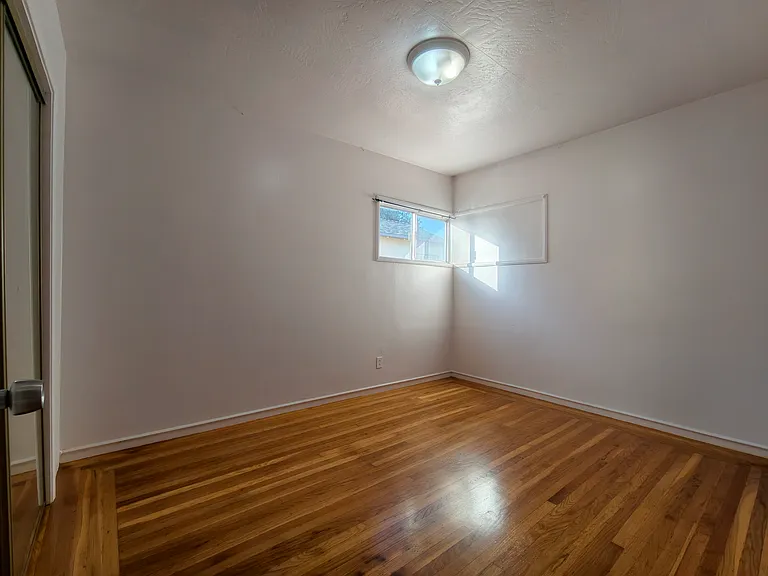 2056 Bancroft Ave — Photo 16