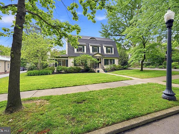 3rd image of 2315 Macdonough Rd