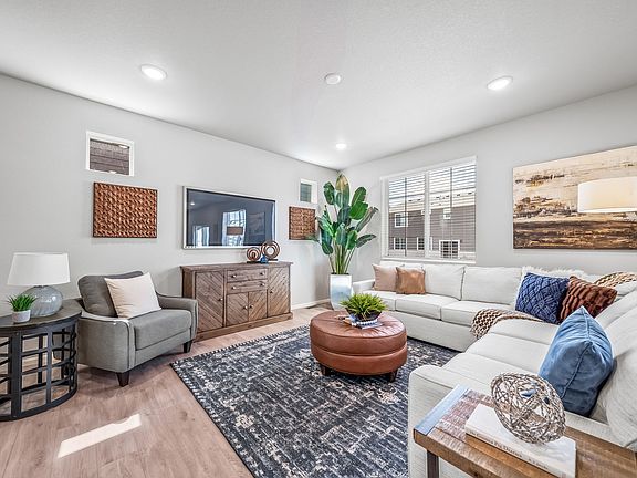 4th image of 7084 N Cairns Way