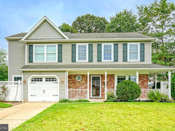 29 Longhurst Rd, Marlton, NJ 08053