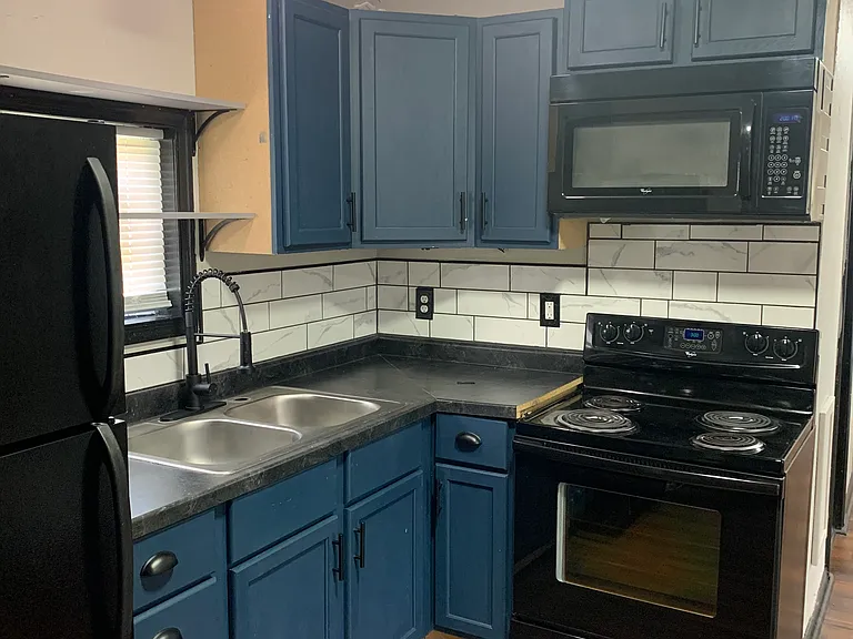 1801 N Madison Ave — Photo 11